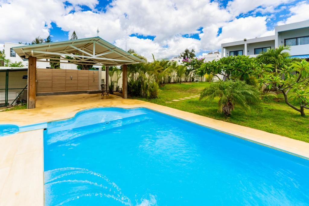 Stella Marris Beachfront Villa Pointe aux Sable Exterior photo